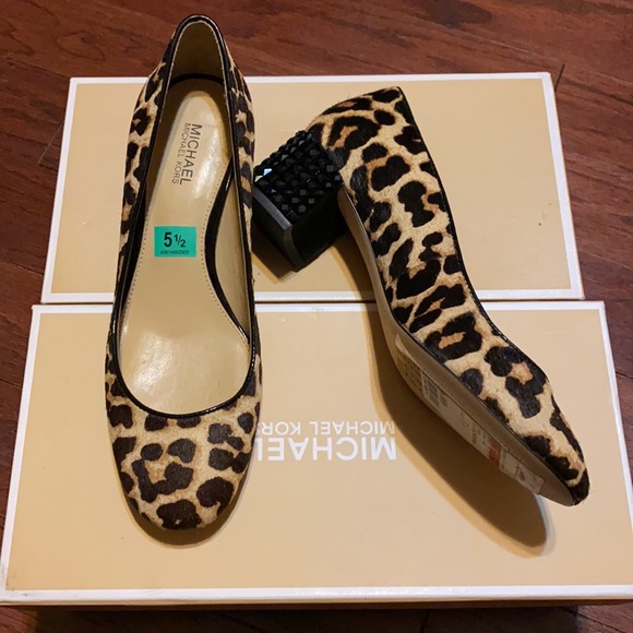 Michael Kors Sabrina Ballet - Picture 2 of 4